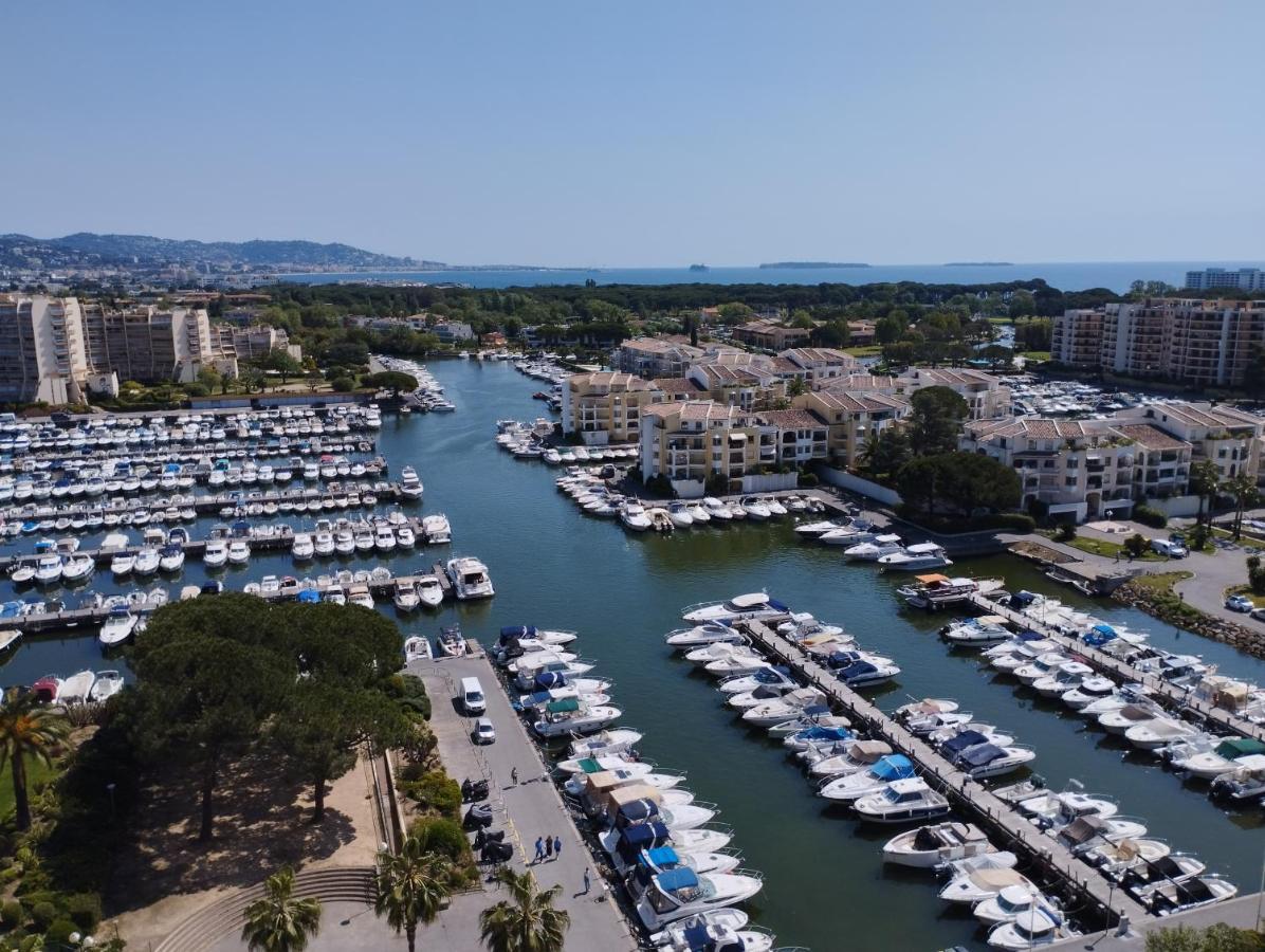 Appartement Entre Golf, Plages ,Marina Mandelieu Eksteriør bilde